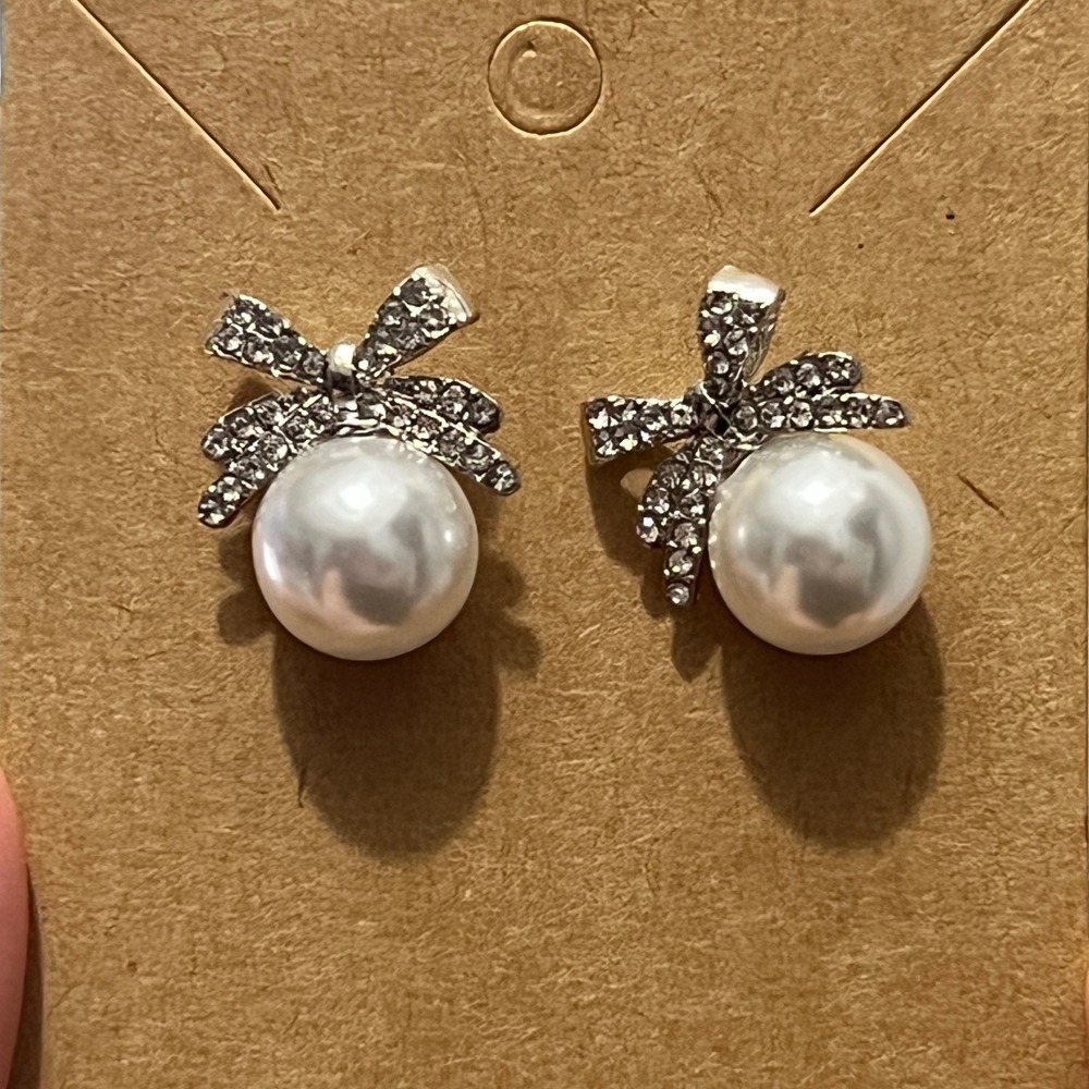 Silver Bow Faux Pearl Stud Earrings Crystal Rhinestone Bridal‎ Wedding Coquette - Picture 4 of 6